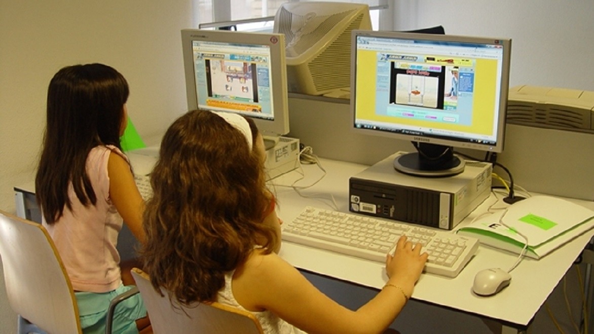 Cursos gratuítos de informática para nenos e nenas de 6 a 14 anos ...