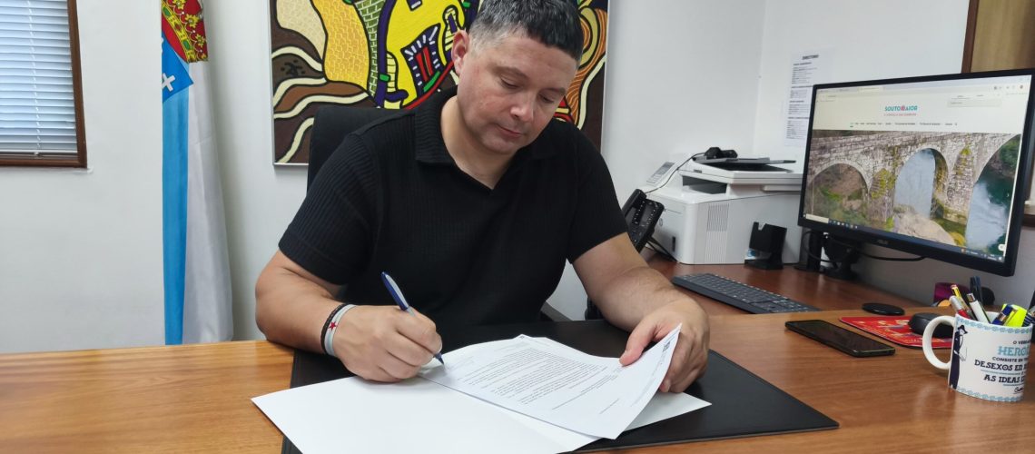 Manu Lourenzo no seu despacho