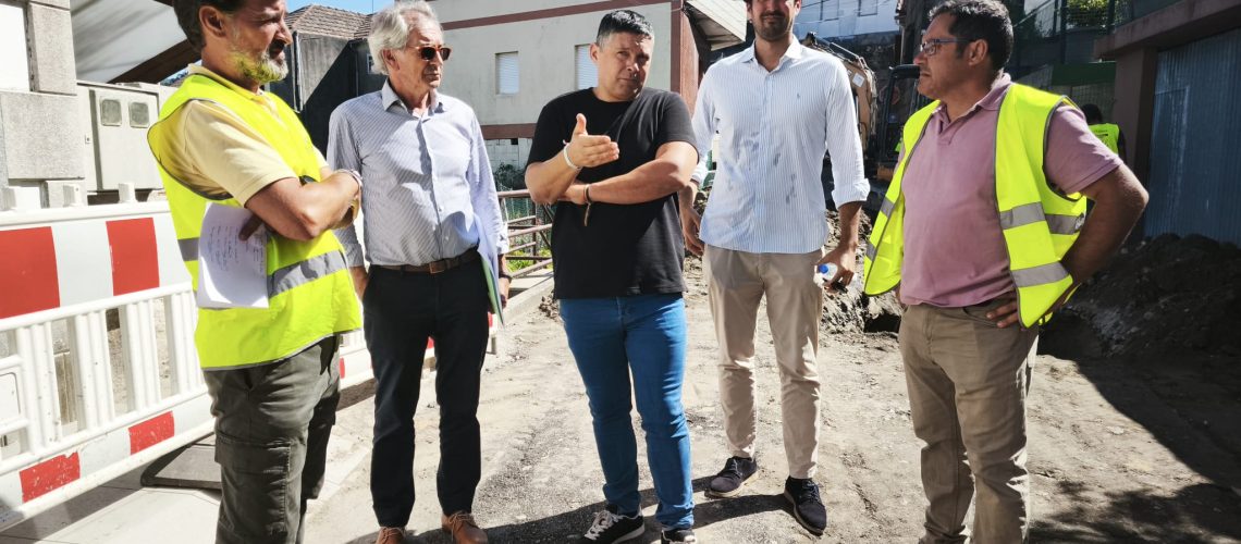 Manu Lourenzo visitando as obras do camiño de Santiago 01