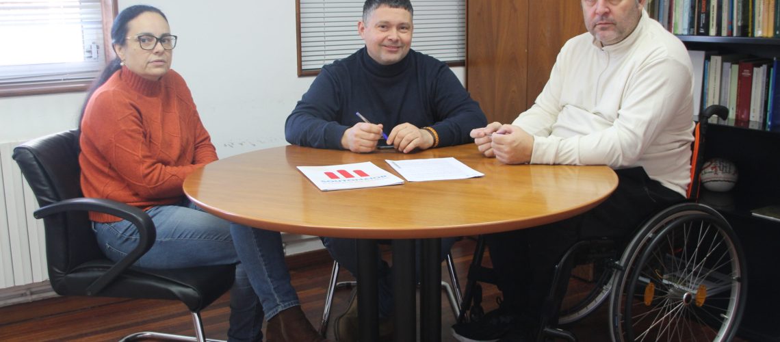 Sinatura do convenio entre o concello e Banda Artística de Arcade