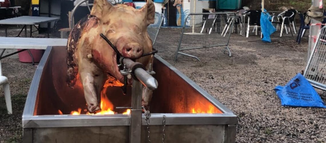 porco ao espeto