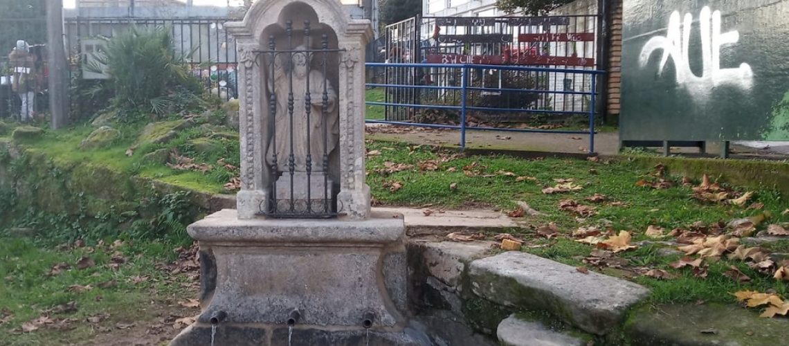 A Fonte da Raña en Cedeira en Redondela, unha vez rehabilitada